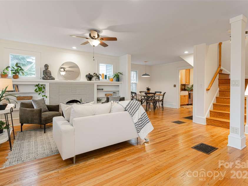 273 Murdock Avenue, Asheville, NC 28804.  MLS# CAR4210574, YatesRealty ID 21995. 