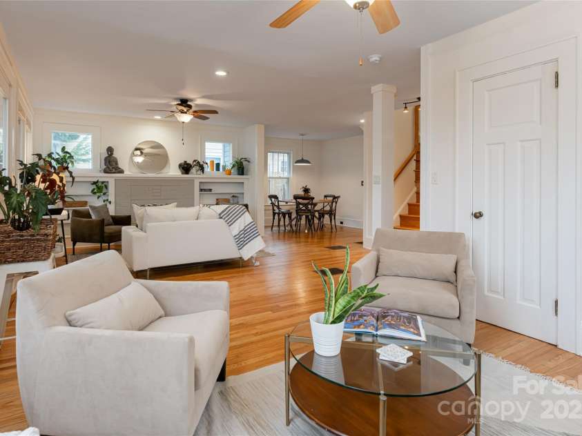 273 Murdock Avenue, Asheville, NC 28804.  MLS# CAR4210574, YatesRealty ID 21995. 