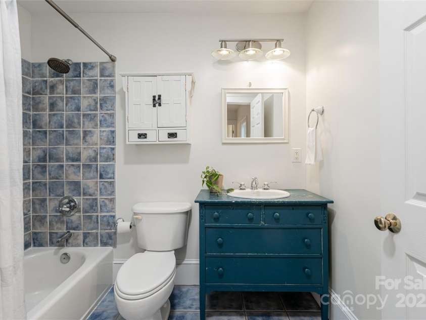 273 Murdock Avenue, Asheville, NC 28804.  MLS# CAR4210574, YatesRealty ID 21995. 