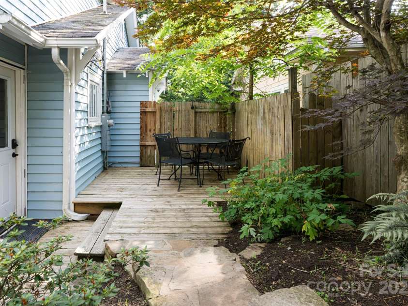 273 Murdock Avenue, Asheville, NC 28804.  MLS# CAR4210574, YatesRealty ID 21995. 