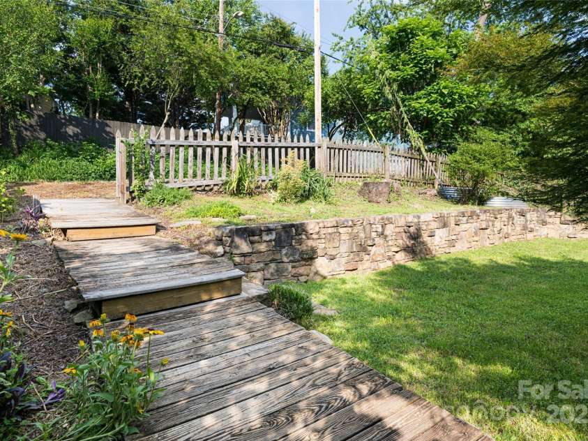 273 Murdock Avenue, Asheville, NC 28804.  MLS# CAR4210574, YatesRealty ID 21995. 