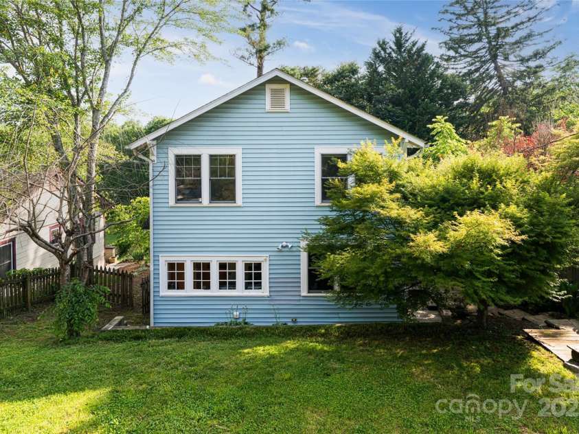 273 Murdock Avenue, Asheville, NC 28804.  MLS# CAR4210574, YatesRealty ID 21995. 