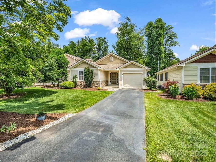 114 Fairway View Drive, Etowah, NC 28729.  MLS# CAR4270045, YatesRealty ID 21996. Beautiful neighborhood. HOA mows the grass!