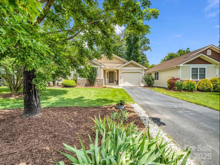 114 Fairway View Drive, Etowah, NC 28729.  MLS# CAR4270045, YatesRealty ID 21996. Front Entrance