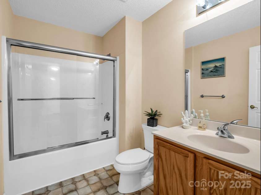 114 Fairway View Drive, Etowah, NC 28729.  MLS# CAR4270045, YatesRealty ID 21996. Full Bath