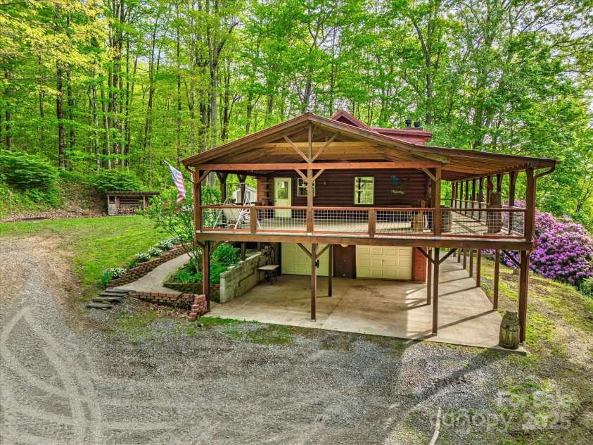 287 Sara Ridge Road, Waynesville, NC 28786.  MLS# CAR4260530, YatesRealty ID 21997. Plenty of driveway parking