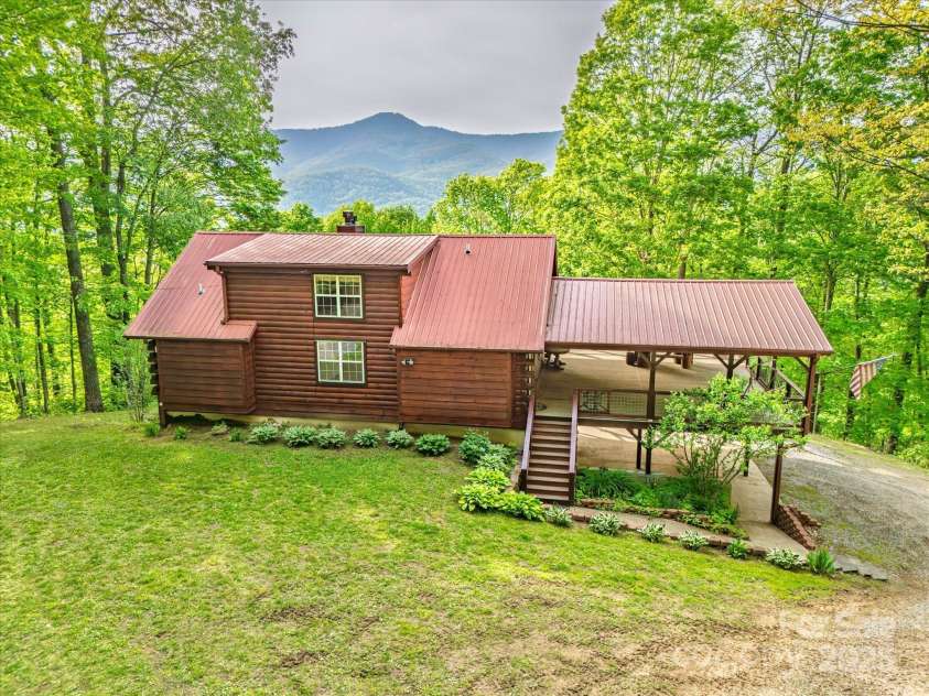 287 Sara Ridge Road, Waynesville, NC 28786.  MLS# CAR4260530, YatesRealty ID 21997. Ready for a garden