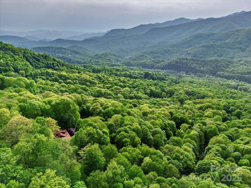 287 Sara Ridge Road, Waynesville, NC 28786.  MLS# CAR4260530, YatesRealty ID 21997. True privacy awaits here