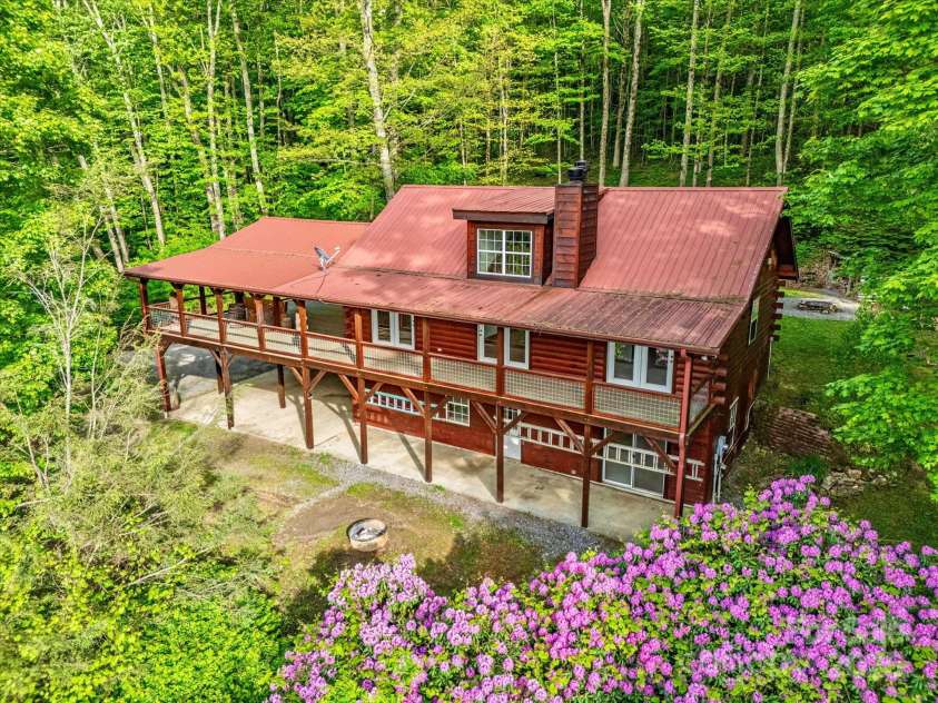 287 Sara Ridge Road, Waynesville, NC 28786.  MLS# CAR4260530, YatesRealty ID 21997. Welcome to 287 Sara Ridge!