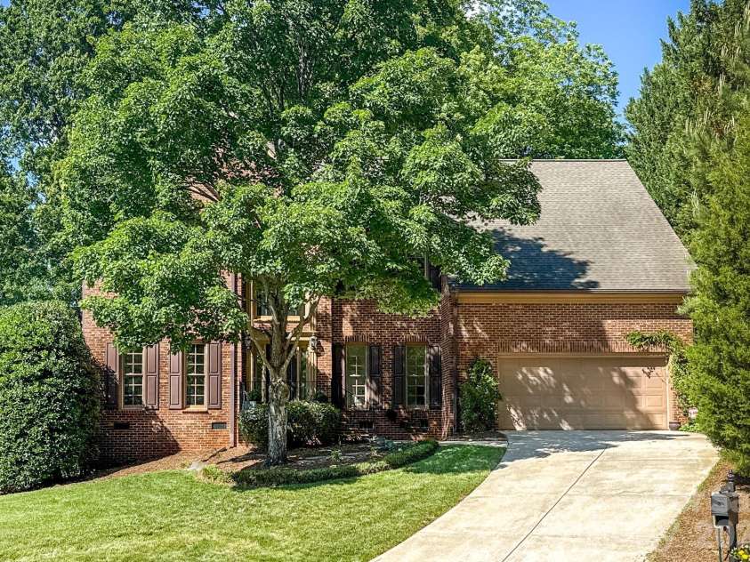 5309 Shasta Hill Court, Charlotte, NC 28211.  MLS# CAR4381404, YatesRealty ID 21997. 