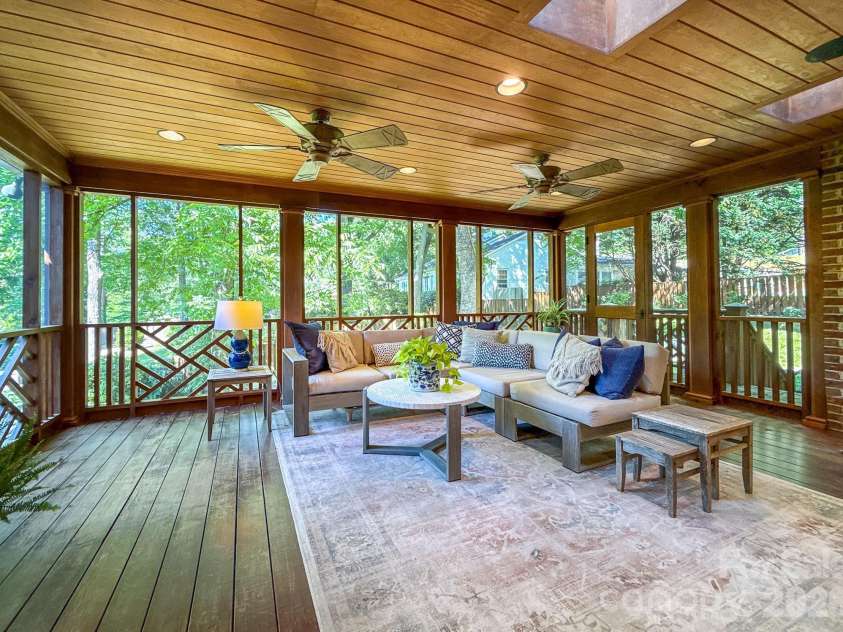 5309 Shasta Hill Court, Charlotte, NC 28211.  MLS# CAR4381404, YatesRealty ID 21997. 