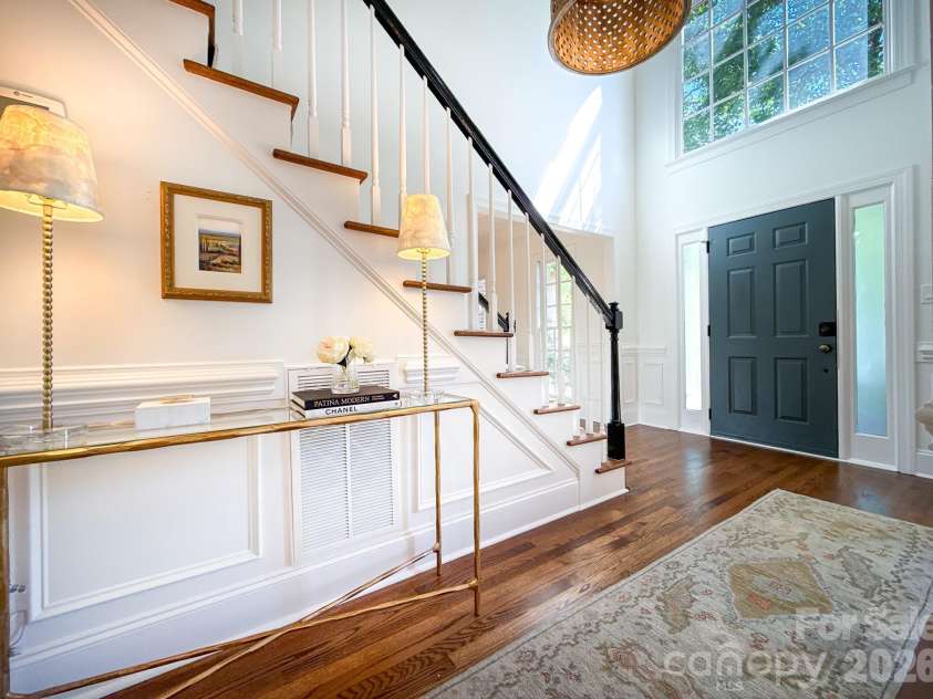 5309 Shasta Hill Court, Charlotte, NC 28211.  MLS# CAR4381404, YatesRealty ID 21997. 