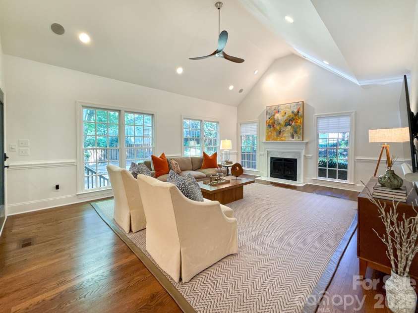 5309 Shasta Hill Court, Charlotte, NC 28211.  MLS# CAR4381404, YatesRealty ID 21997. 