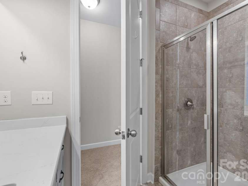 1507 Imperial Court, York, SC 29745.  MLS# CAR4361976, YatesRealty ID 21998. Upstairs Full Bath