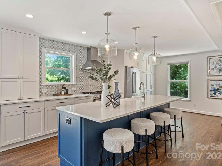 3165 Pendleton Avenue, Charlotte, NC 28210.  MLS# CAR4272876, YatesRealty ID 21998. 