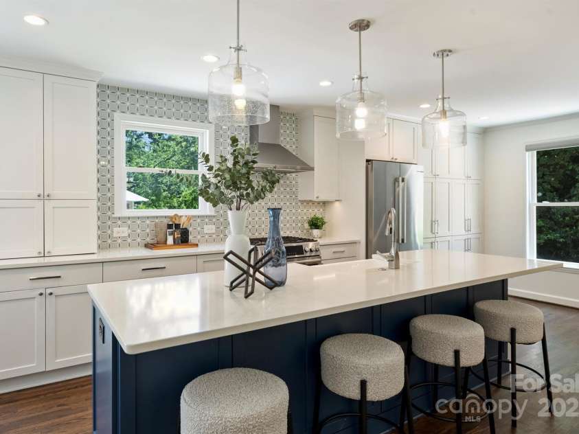 3165 Pendleton Avenue, Charlotte, NC 28210.  MLS# CAR4272876, YatesRealty ID 21998. 