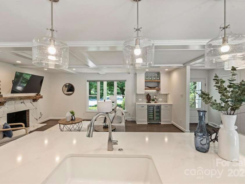3165 Pendleton Avenue, Charlotte, NC 28210.  MLS# CAR4272876, YatesRealty ID 21998. 