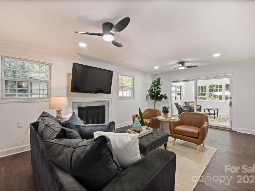 3165 Pendleton Avenue, Charlotte, NC 28210.  MLS# CAR4272876, YatesRealty ID 21998. 
