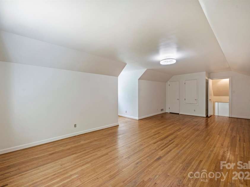 3165 Pendleton Avenue, Charlotte, NC 28210.  MLS# CAR4272876, YatesRealty ID 21998. 
