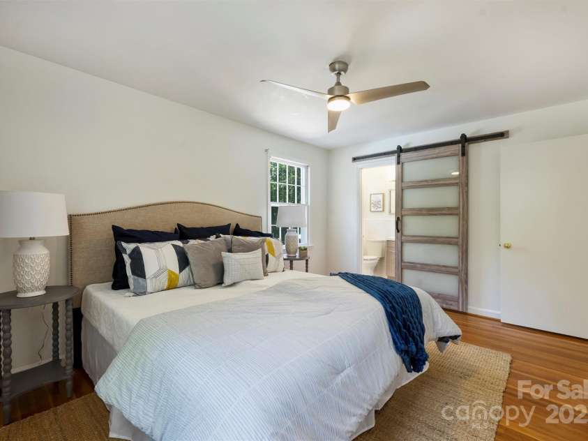 3165 Pendleton Avenue, Charlotte, NC 28210.  MLS# CAR4272876, YatesRealty ID 21998. 