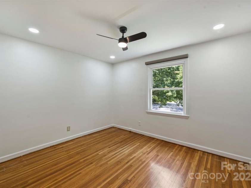 3165 Pendleton Avenue, Charlotte, NC 28210.  MLS# CAR4272876, YatesRealty ID 21998. 
