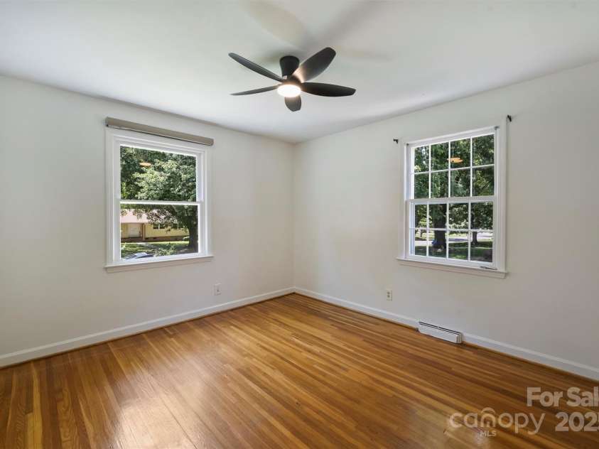 3165 Pendleton Avenue, Charlotte, NC 28210.  MLS# CAR4272876, YatesRealty ID 21998. 