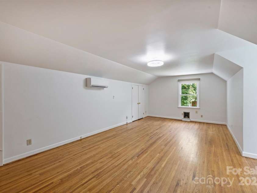 3165 Pendleton Avenue, Charlotte, NC 28210.  MLS# CAR4272876, YatesRealty ID 21998. 