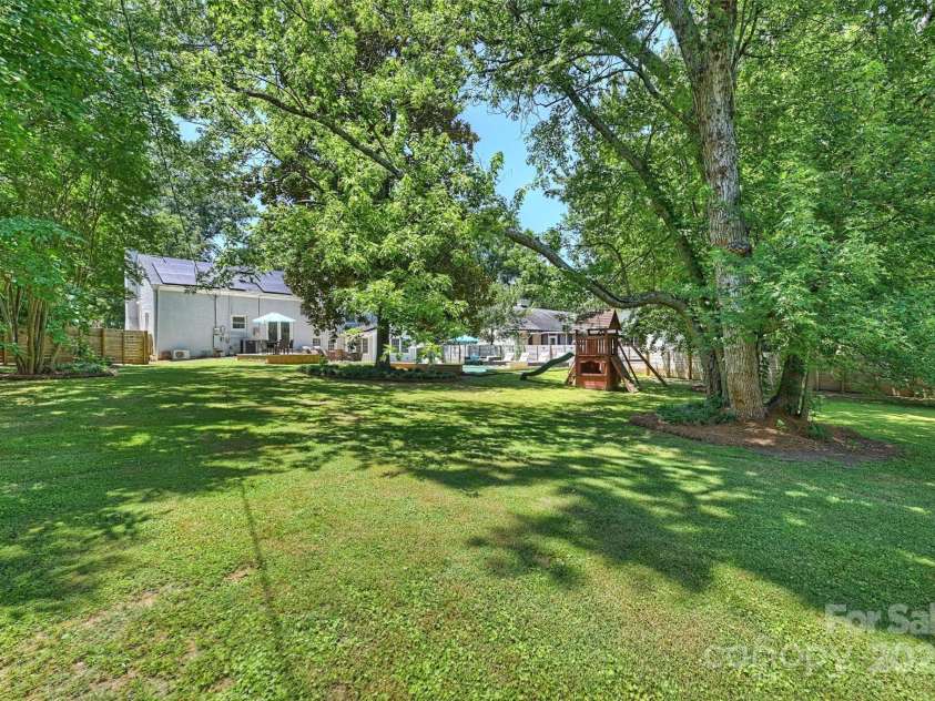 3165 Pendleton Avenue, Charlotte, NC 28210.  MLS# CAR4272876, YatesRealty ID 21998. 