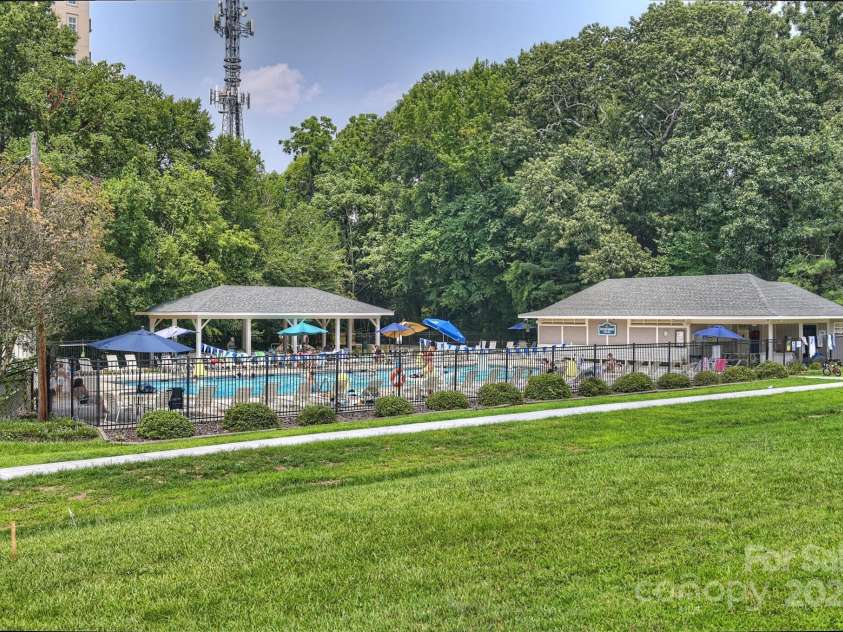 3165 Pendleton Avenue, Charlotte, NC 28210.  MLS# CAR4272876, YatesRealty ID 21998. 