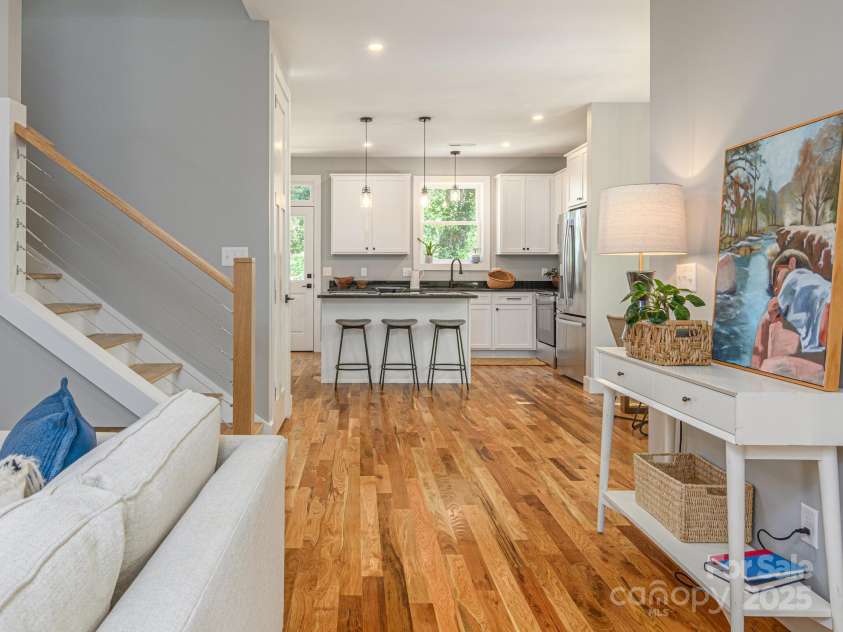 61 Vandalia Avenue, Asheville, NC 28806.  MLS# CAR4272579, YatesRealty ID 21999. 