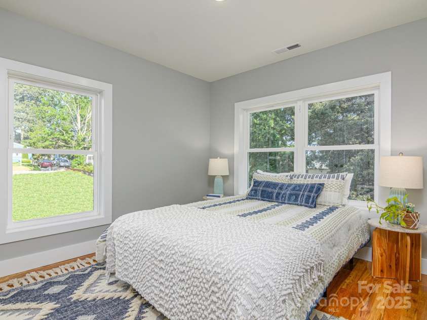 61 Vandalia Avenue, Asheville, NC 28806.  MLS# CAR4272579, YatesRealty ID 21999. 