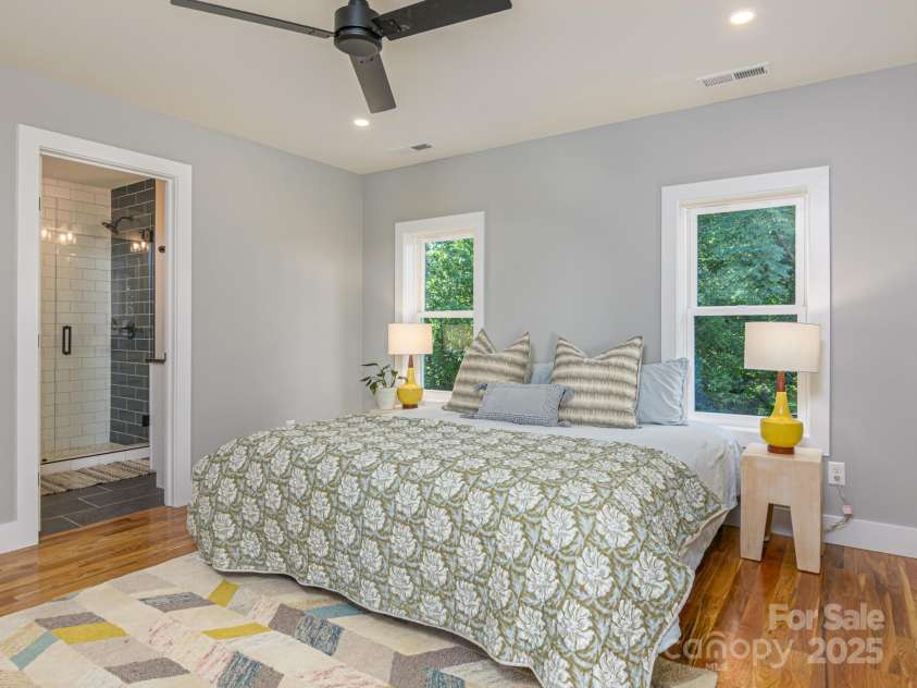 61 Vandalia Avenue, Asheville, NC 28806.  MLS# CAR4272579, YatesRealty ID 21999. 