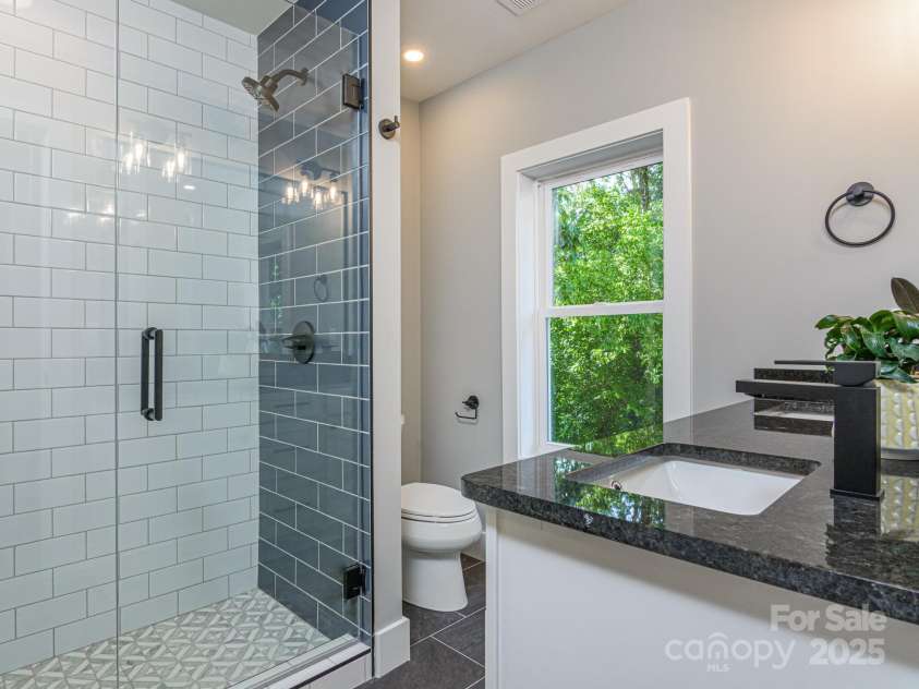 61 Vandalia Avenue, Asheville, NC 28806.  MLS# CAR4272579, YatesRealty ID 21999. 