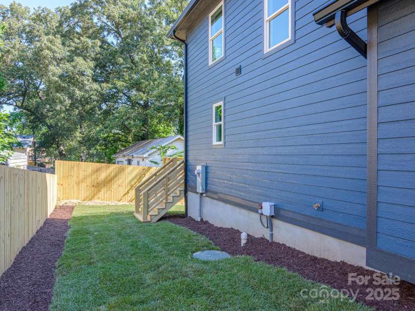 61 Vandalia Avenue, Asheville, NC 28806.  MLS# CAR4272579, YatesRealty ID 21999. 
