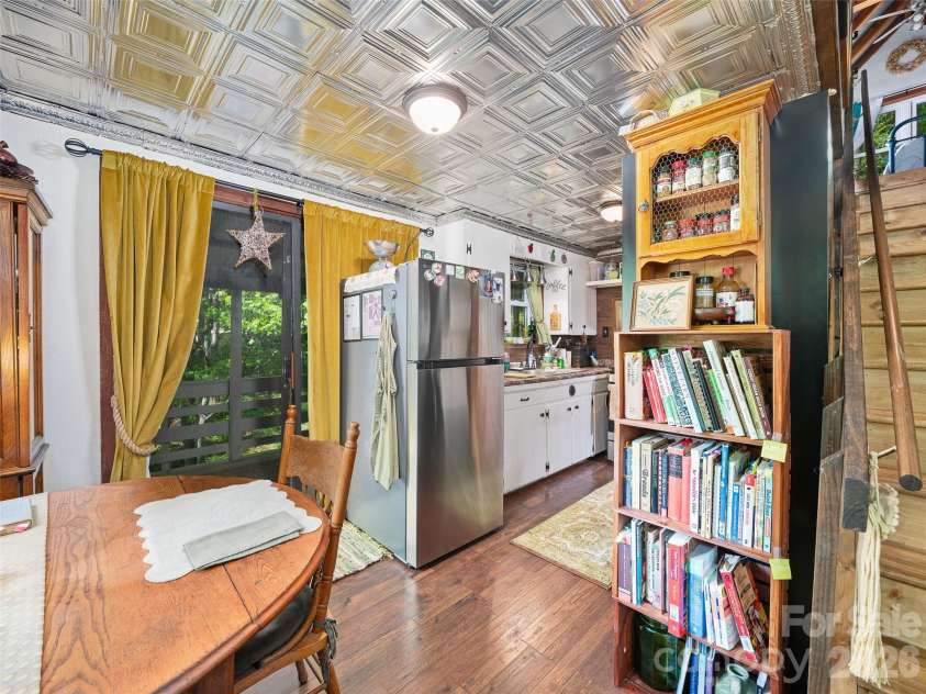 886 Three Quarter Creek Road, Burnsville, NC 28714.  MLS# CAR4377829, YatesRealty ID 21999. 
