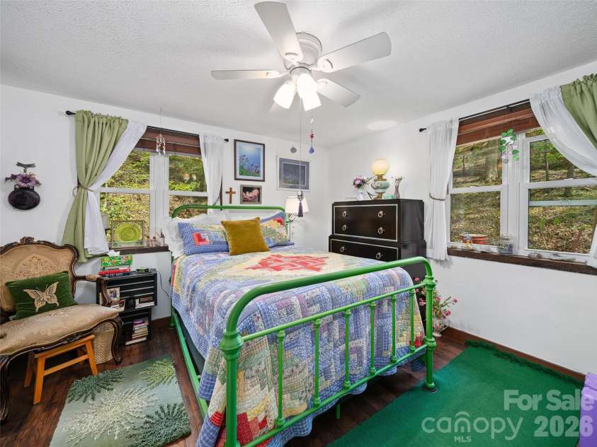 886 Three Quarter Creek Road, Burnsville, NC 28714.  MLS# CAR4377829, YatesRealty ID 21999. 