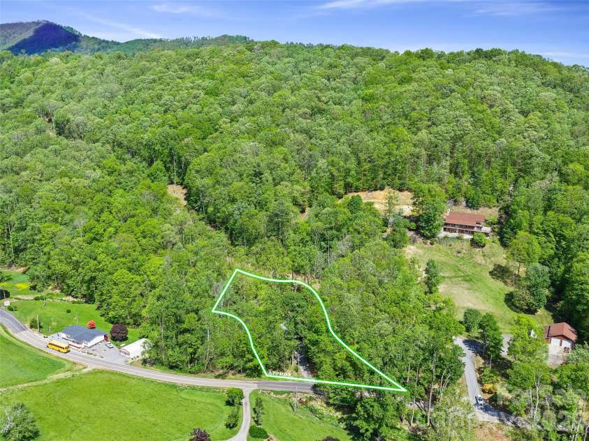886 Three Quarter Creek Road, Burnsville, NC 28714.  MLS# CAR4377829, YatesRealty ID 21999. 