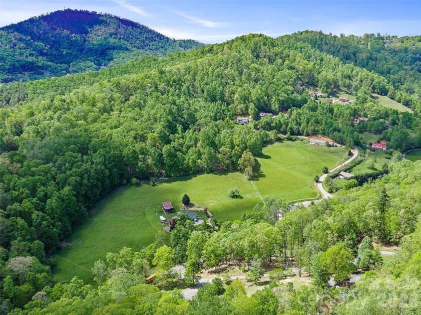 886 Three Quarter Creek Road, Burnsville, NC 28714.  MLS# CAR4377829, YatesRealty ID 21999. 