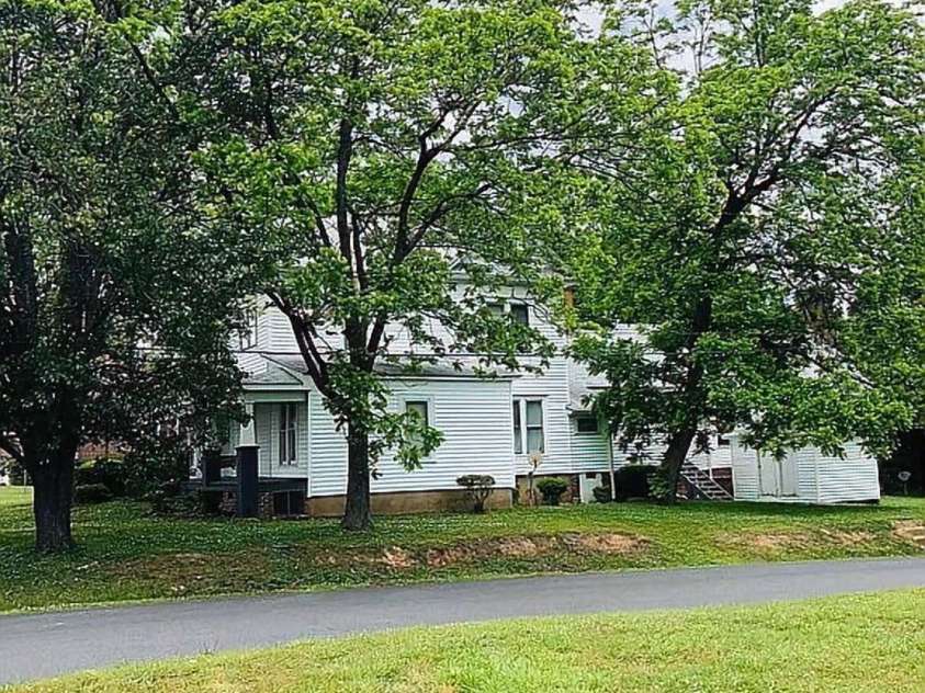 115 Pearl Street, Troy, NC 27371.  MLS# CAR4194779, YatesRealty ID 220. 