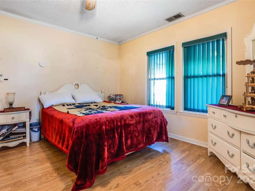 713 Perkins Street, Lowell, NC 28098.  MLS# CAR4188499, YatesRealty ID 220. 