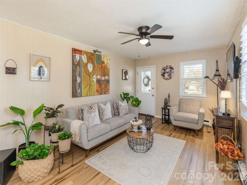 52 SLABWOOD Lane, Flat Rock, NC 28731.  MLS# CAR4335290, YatesRealty ID 2200. 