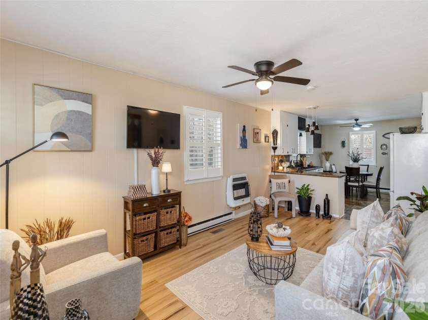 52 SLABWOOD Lane, Flat Rock, NC 28731.  MLS# CAR4335290, YatesRealty ID 2200. 