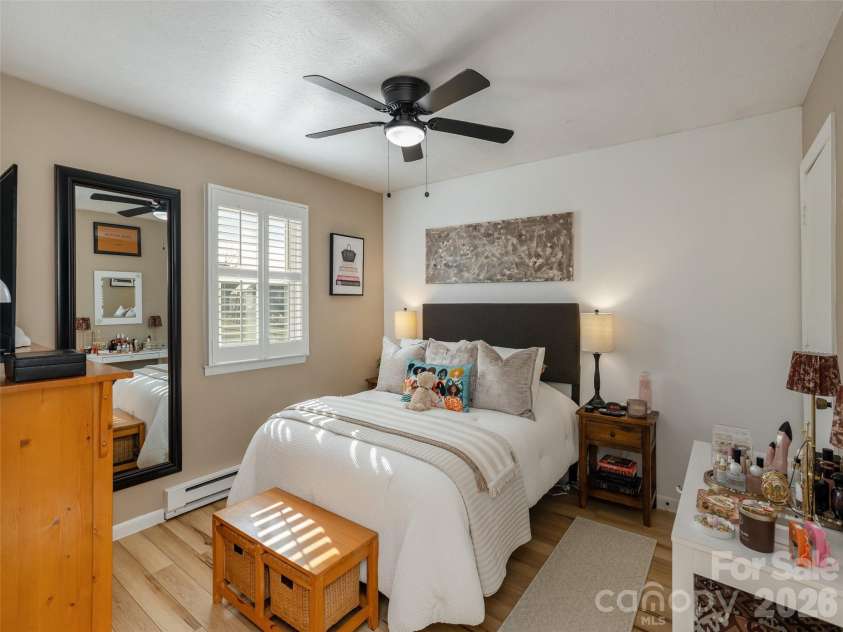 52 SLABWOOD Lane, Flat Rock, NC 28731.  MLS# CAR4335290, YatesRealty ID 2200. 