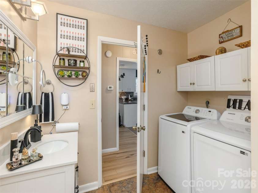 52 SLABWOOD Lane, Flat Rock, NC 28731.  MLS# CAR4335290, YatesRealty ID 2200. 