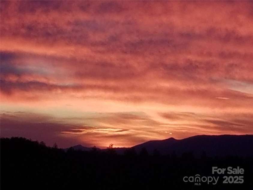 5608 Table View Lane, Lenoir, NC 28645.  MLS# CAR4232931, YatesRealty ID 2200. 