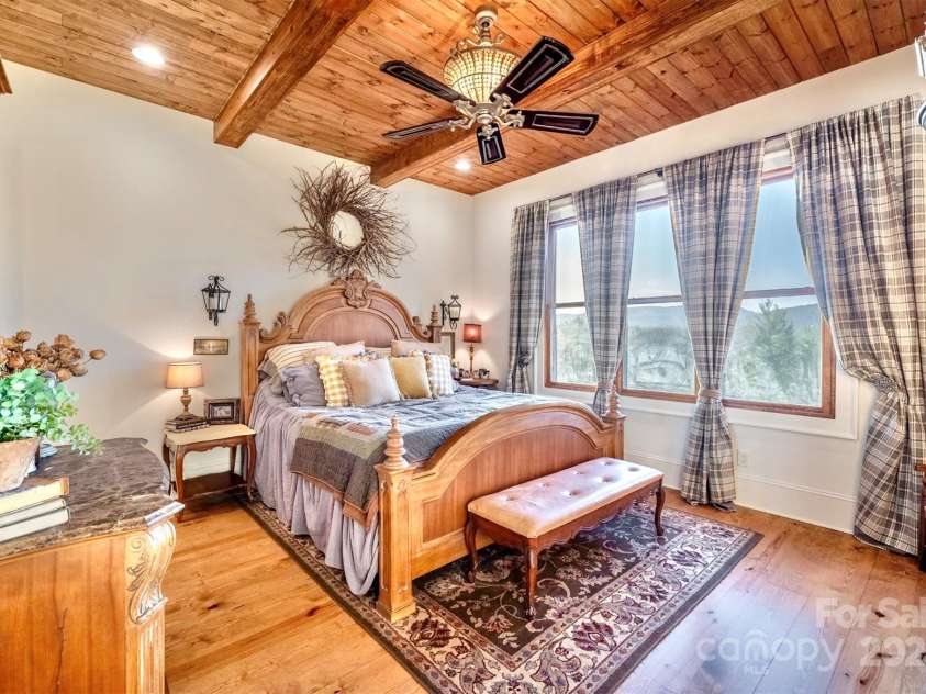 5608 Table View Lane, Lenoir, NC 28645.  MLS# CAR4232931, YatesRealty ID 2200. 