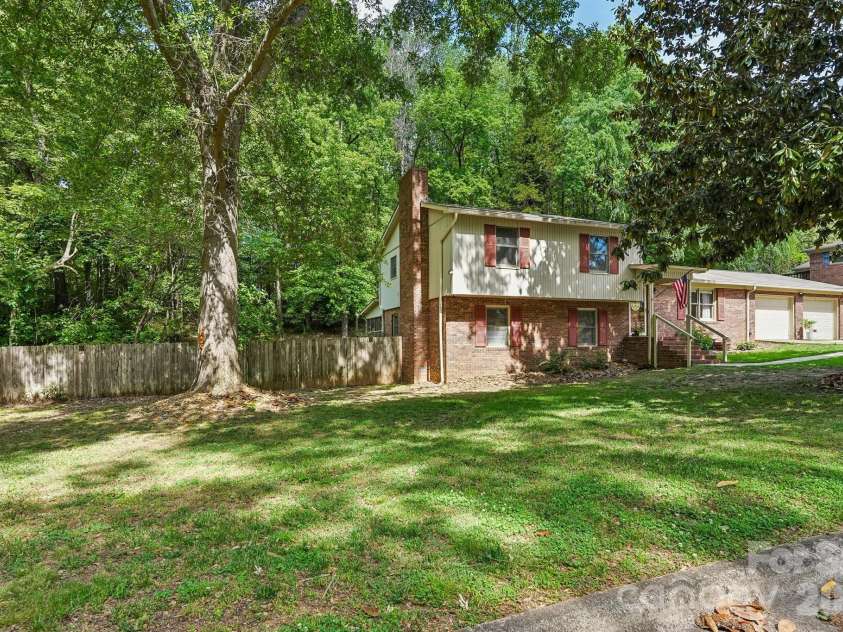 126 Tulip Avenue, Concord, NC 28025.  MLS# CAR4373051, YatesRealty ID 22000. 
