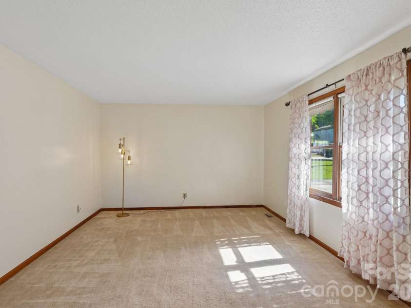 126 Tulip Avenue, Concord, NC 28025.  MLS# CAR4373051, YatesRealty ID 22000. 