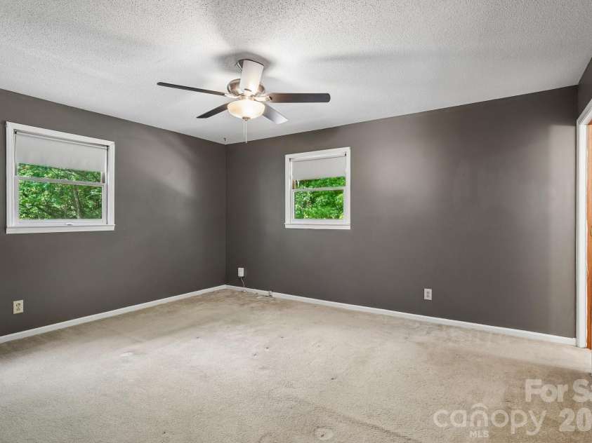 126 Tulip Avenue, Concord, NC 28025.  MLS# CAR4373051, YatesRealty ID 22000. 