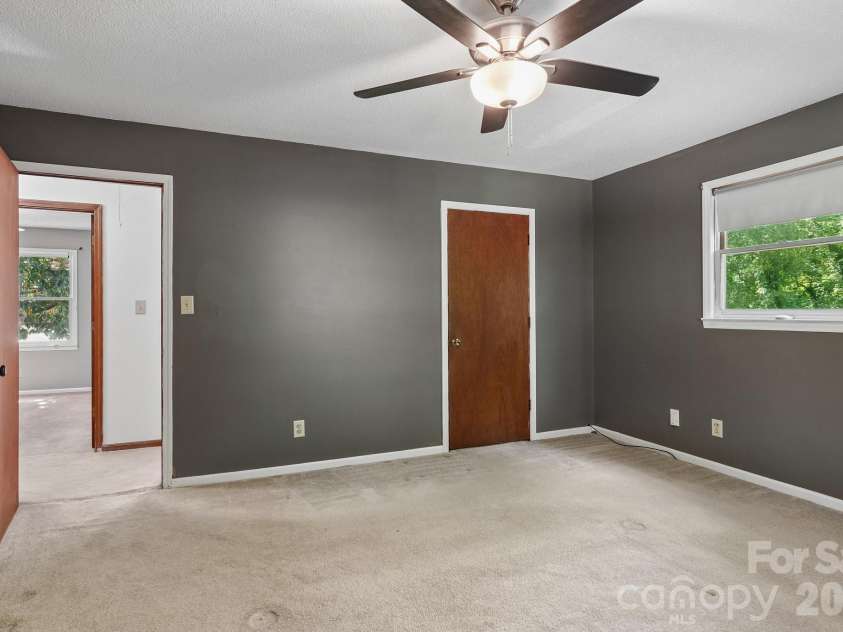 126 Tulip Avenue, Concord, NC 28025.  MLS# CAR4373051, YatesRealty ID 22000. 